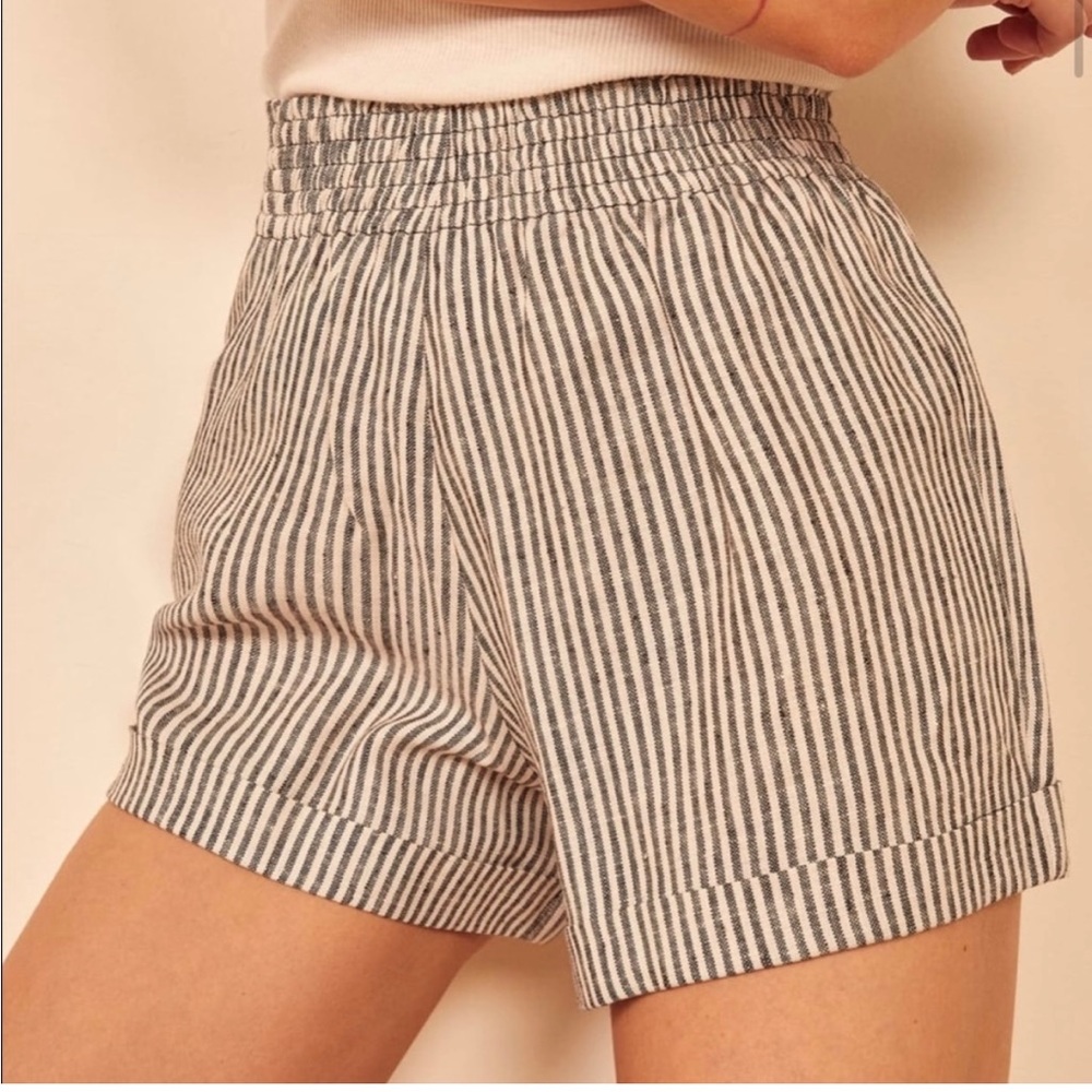 Reformation Nashville Linen Shorts Vineyard Size M.